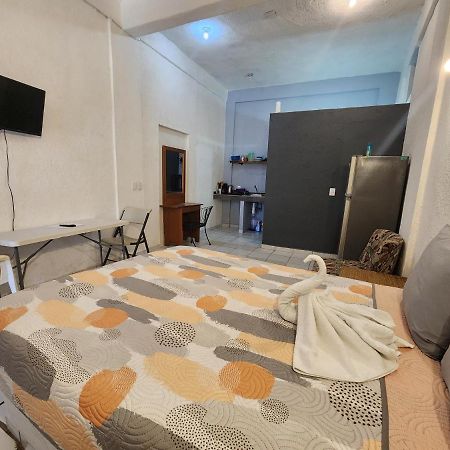 Small Studio Apt 5Min To Dt! Zihuatanejo Exterior foto